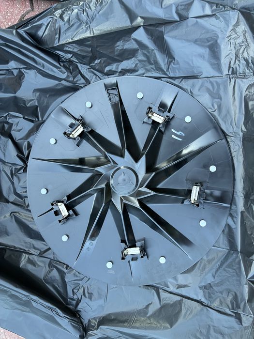 Capace jante noi originale Tesla Model 3 Highland Standard si Tesla Model Y