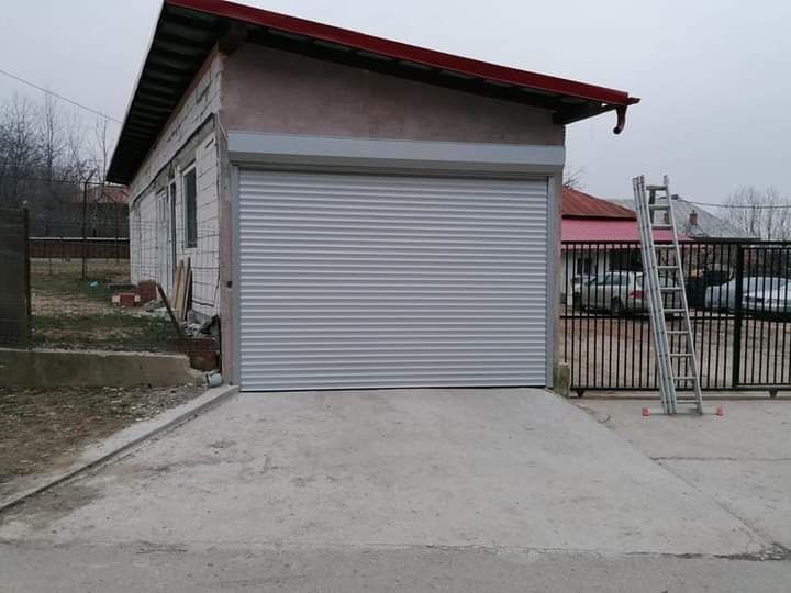 Usi garaj rulou cu lamele din aluminiu