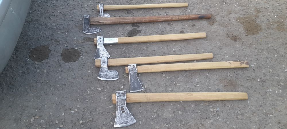 Vând Topoare de crăpat lemne