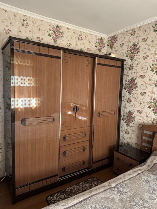 Продам спальный гарнитур