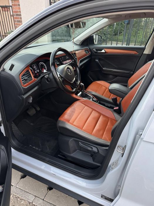 VOLKSWAGEN T-roc