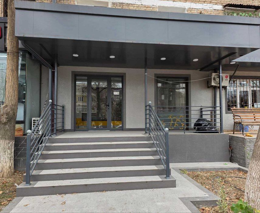 Сдается 67 кв м на первой линии (АС)