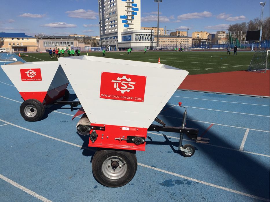 Оборудование для футбольных полей Разбрасыватель TOSS G-1000