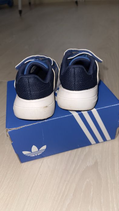 Сини adidas маратонки!!!
