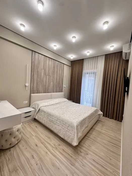 Новостройка, 3/6/10, 88м2 + Балкон, метро Минор