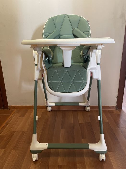 Срочно продам стульчик для кормления. В отличном состоянии