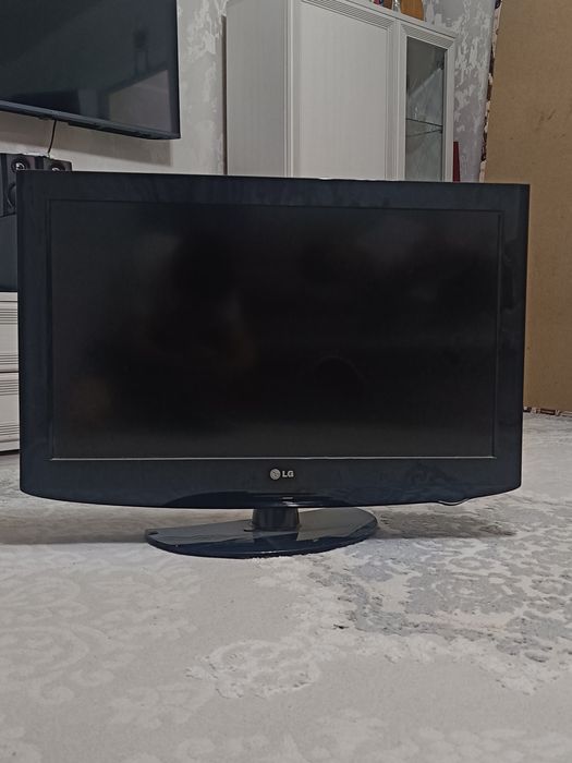 Телевизор LG (32 дюйма, HD Ready)