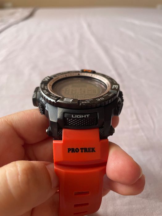 Продавам Casio Pro Trek модел PRW-3500Y