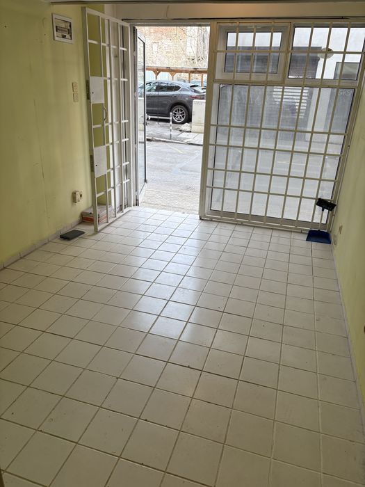 Дава се под наем Магазин в София, Люлин 3 - 18 кв.м за 350 € - Снимка #1