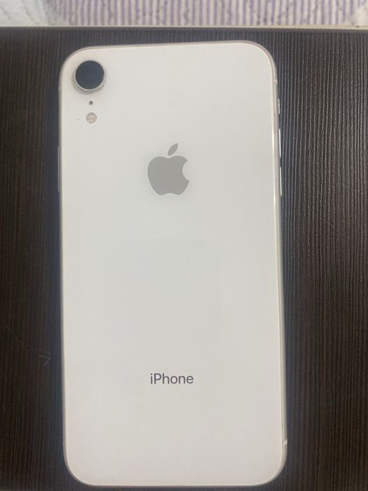 Продам IPhone XR