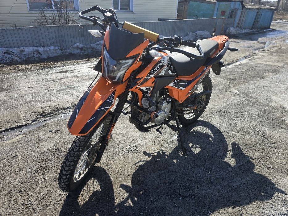 Мотоцик эндуро в отличном состоянии