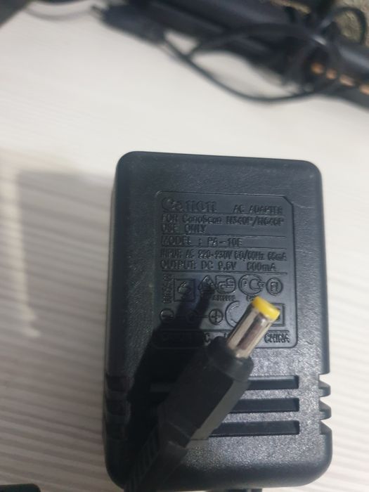 Alimentatoare incarcatoare 9V si 12V