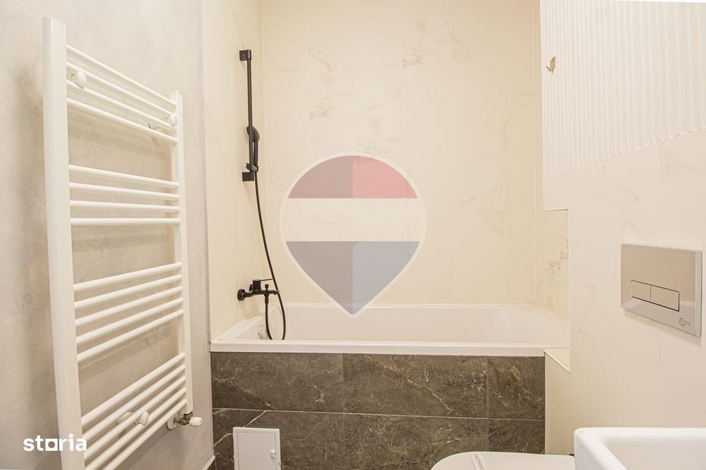 Apartament cu 3 camere de vânzare