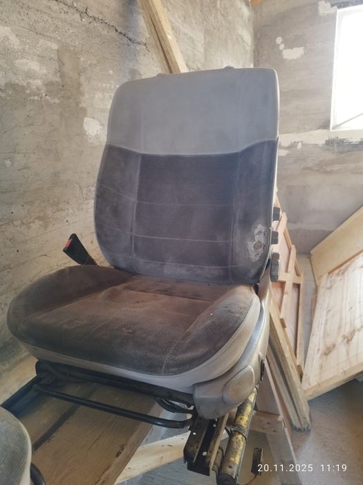 Сиденья от иномарки б/у