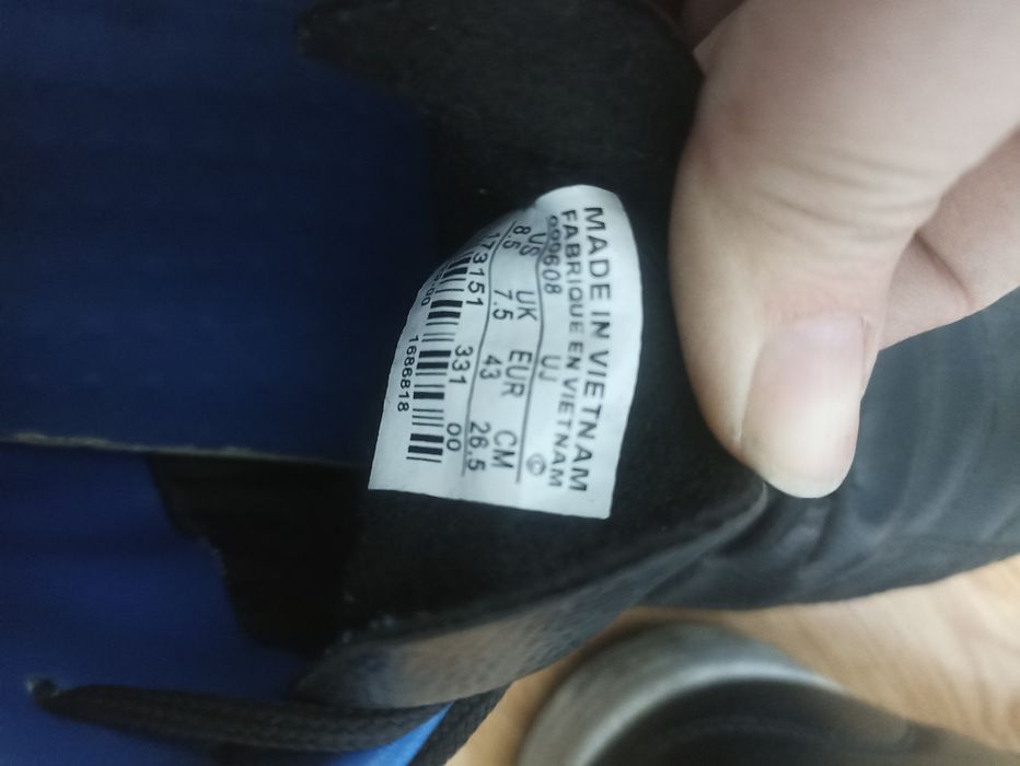 Кроссовки подростковые