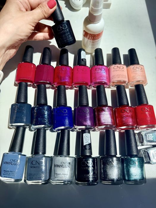 Палитра лакова CND VINYLUX