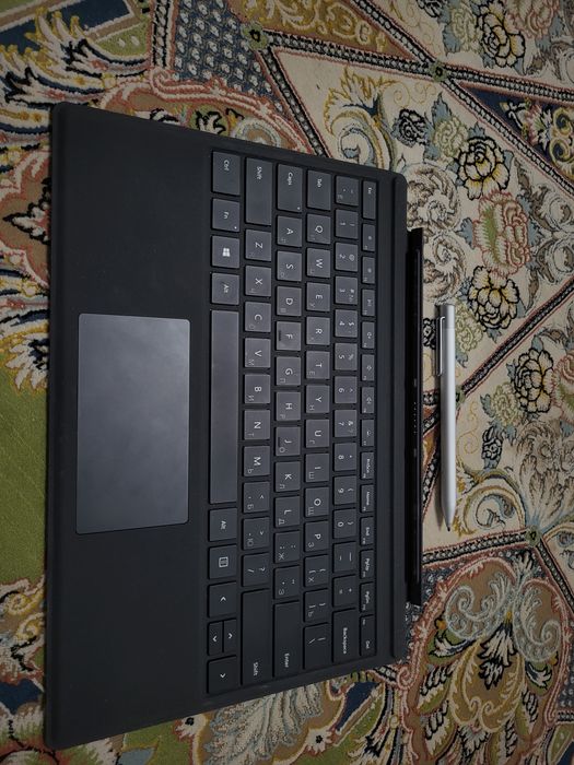 Microsoft Surface Pro 5 i5 / 4gb