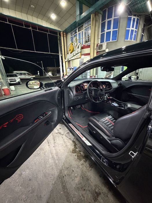 Dodge challenger