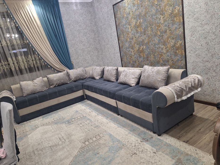 Большой угловой диван срочно