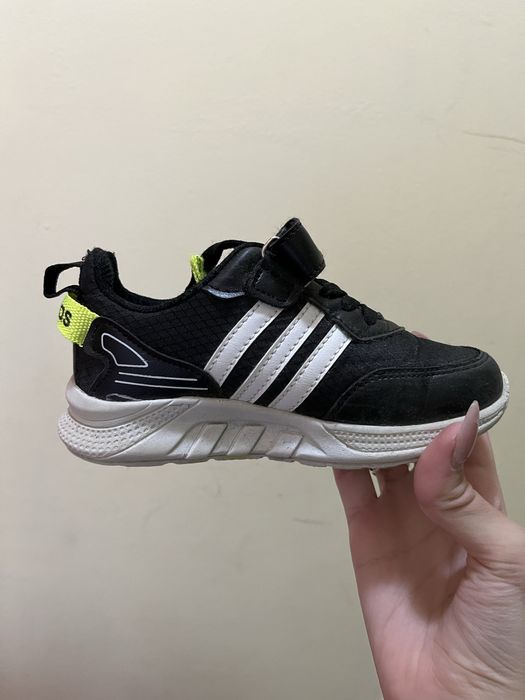 Маратонки Adidas