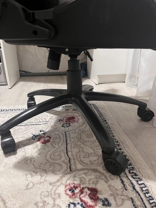 Игровое кресло glhf