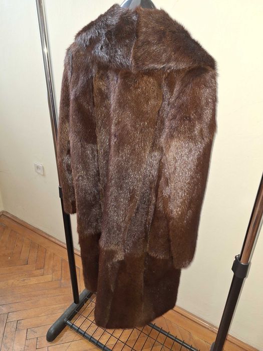 mantou de dama din blană de vidră