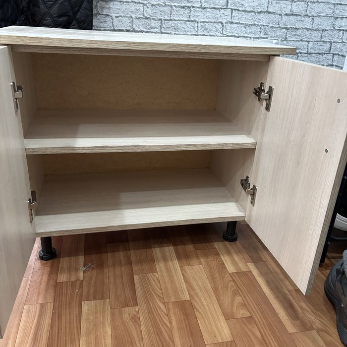 Продам вешалку и шкафчик под обувь