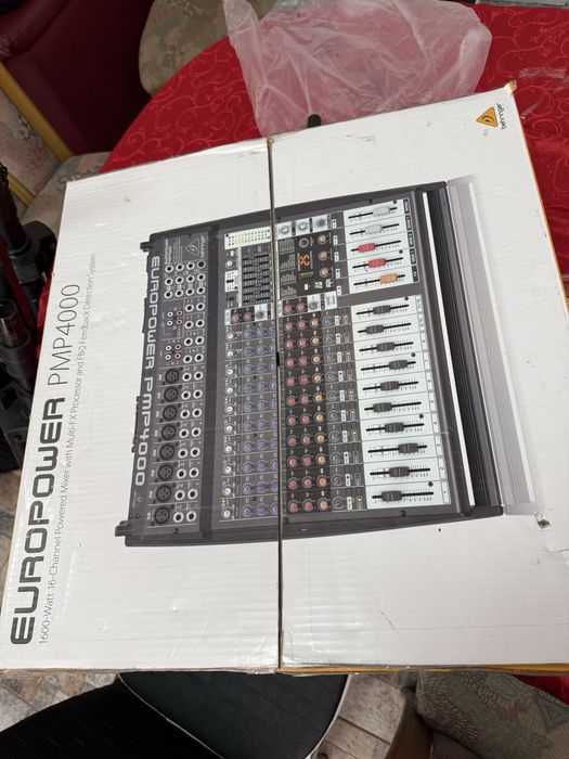Mixer activ Behringer pmp4000