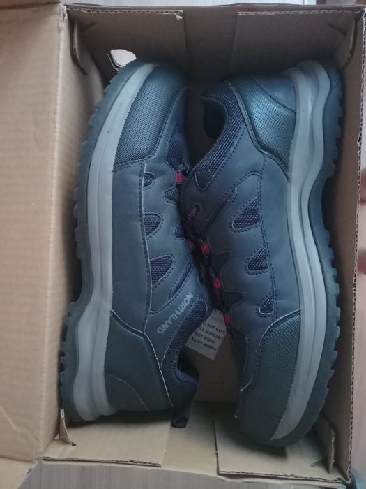 Кроссовки подростковые