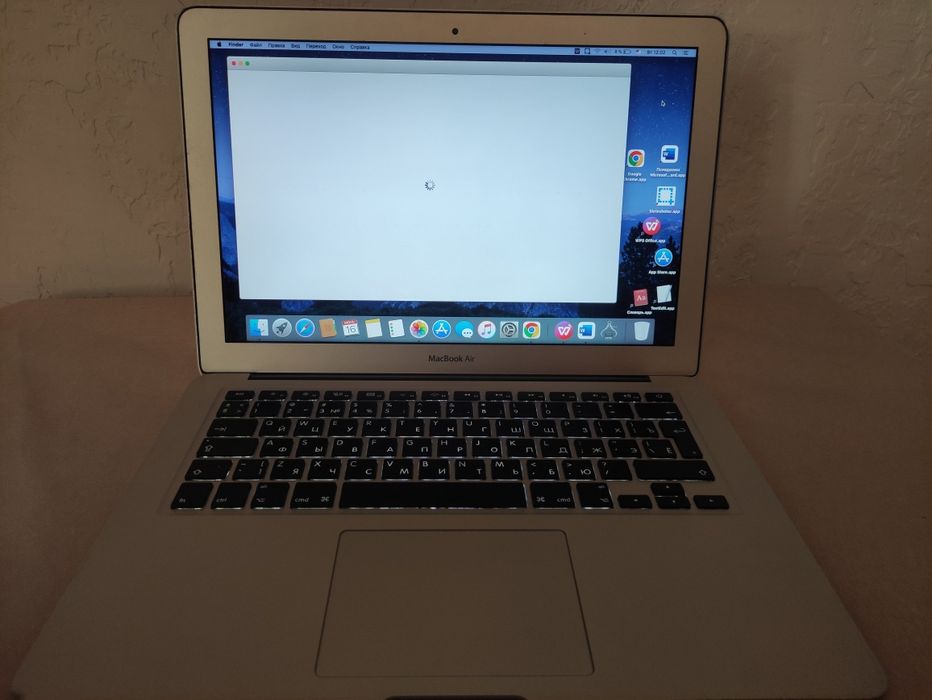 Macbook Air 13 128gb 6 yoki 4 GB operativkasi