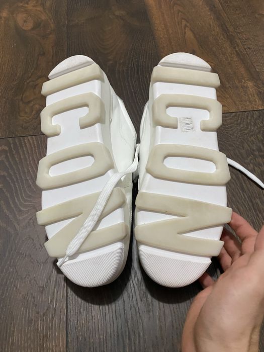 basket sneakers icon