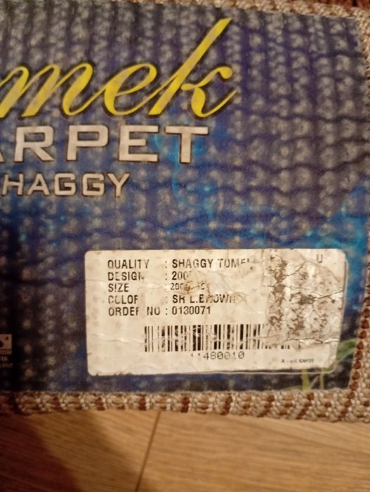 Vând covor ne folosit