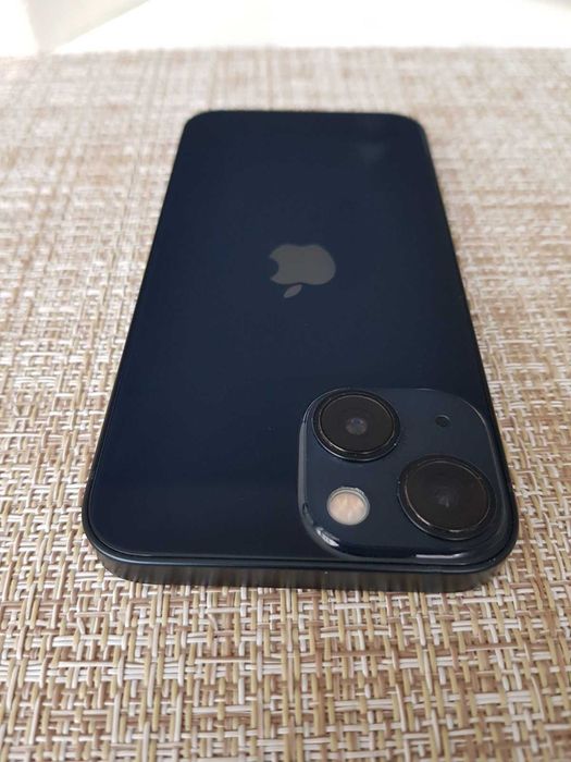 Продавам Iphone 13 mini