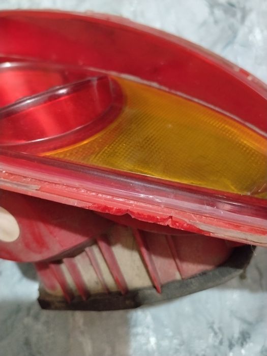 Vând triplă Seat Leon și soclu becuri!