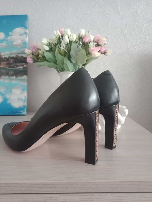 Продам туфли почти новые