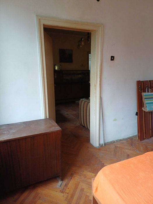 Продава се Двустаен апартамент в Плевен, Широк център - 60 кв.м за 595 €/кв.м - Снимка #2