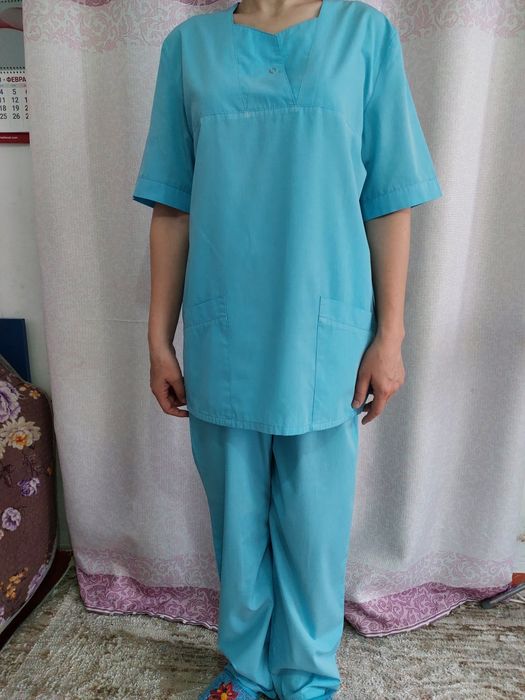 Срочно продам медицинские халаты