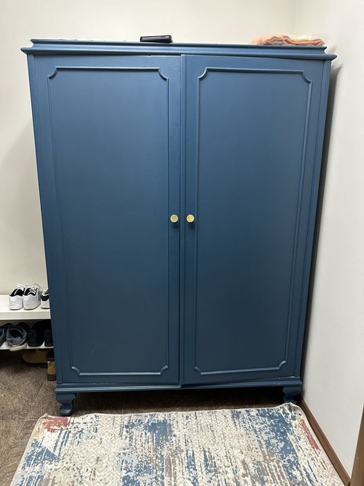 Продам шкаф отрестоврирован 75000