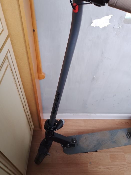 Электросамокат в хорошем состоянии