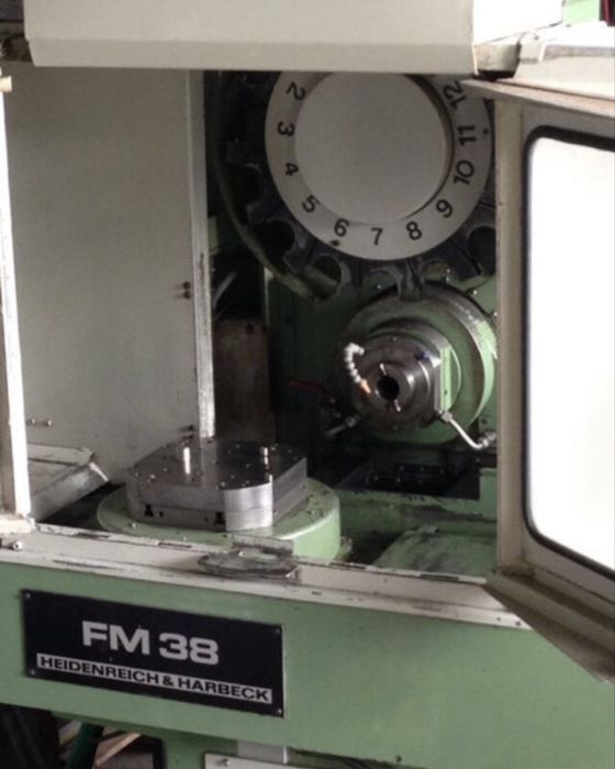 CNC Хоризонтален Обработващ Центърс ЦПУ - Контрол - Fanuc 6М