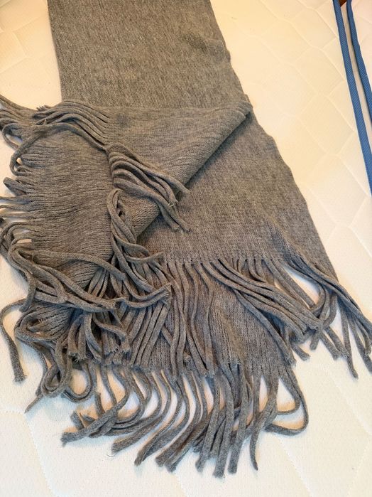 Дълъг зимен шал от мека и приятна материя