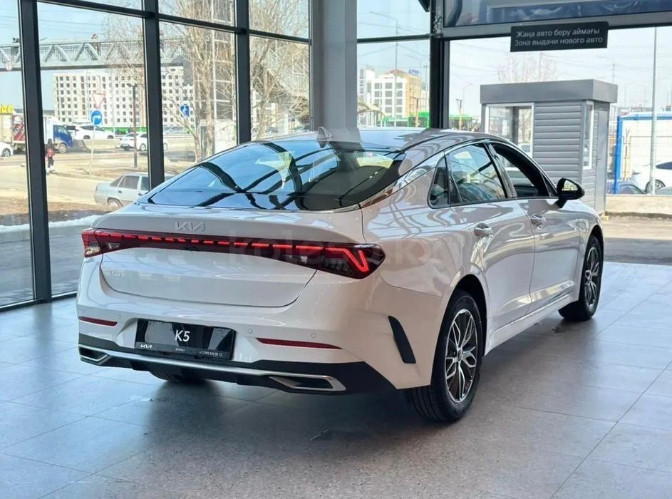 Продам  машину KIA K5