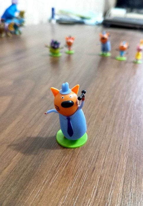 Продаются детские фигурки из мультфильма 3 кота