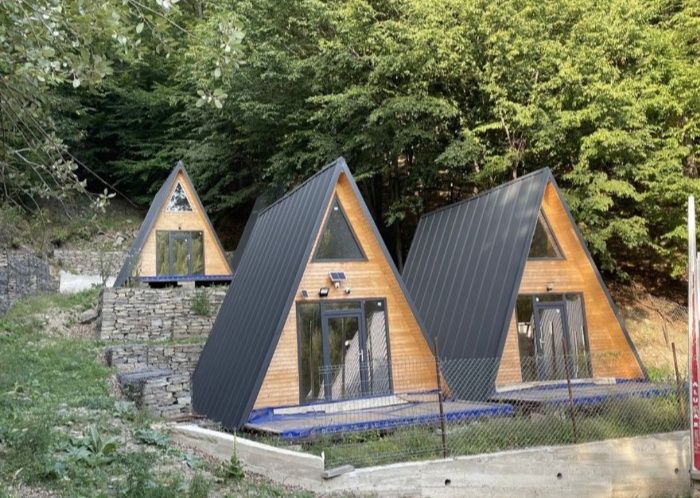 Vând cabane tip A frame