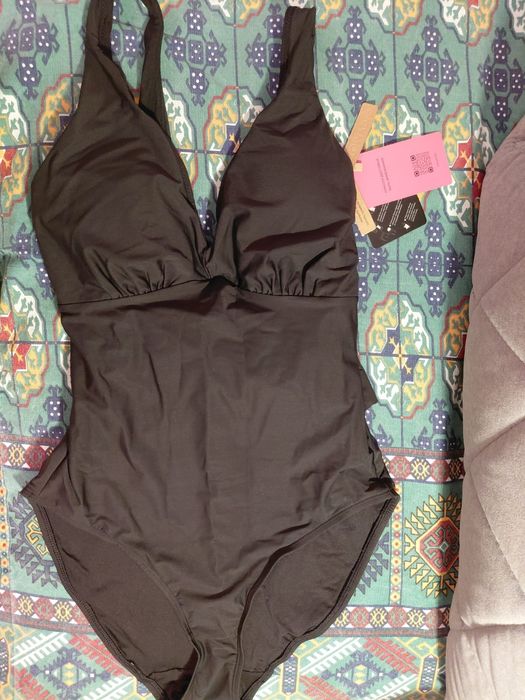 Продам купальник .