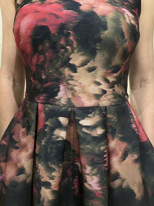 Елегантна рокля