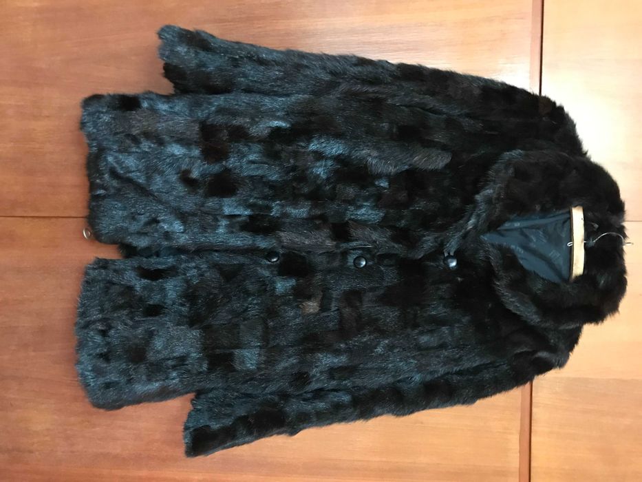 Ново черно палто