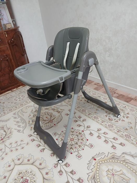 Стол для кормление