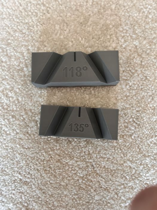 Приспособление за заточване на свредла на шмиргел