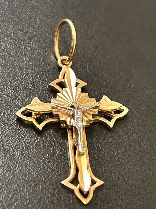 Крестик красное золото 585